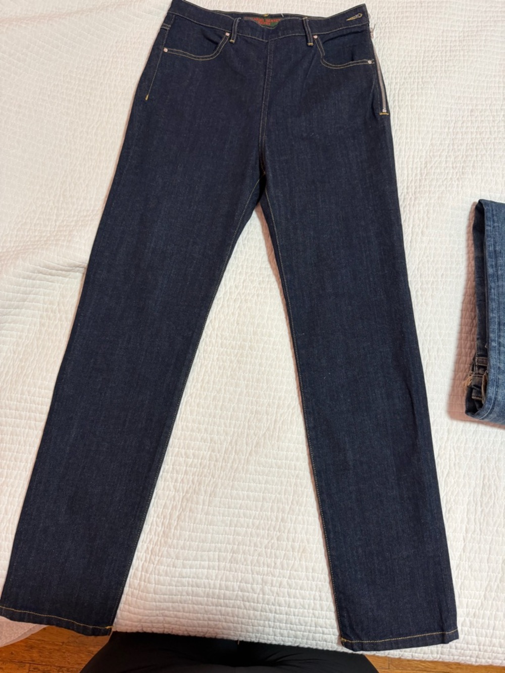 Classic Women's Skinny Jeans in Dark Blue